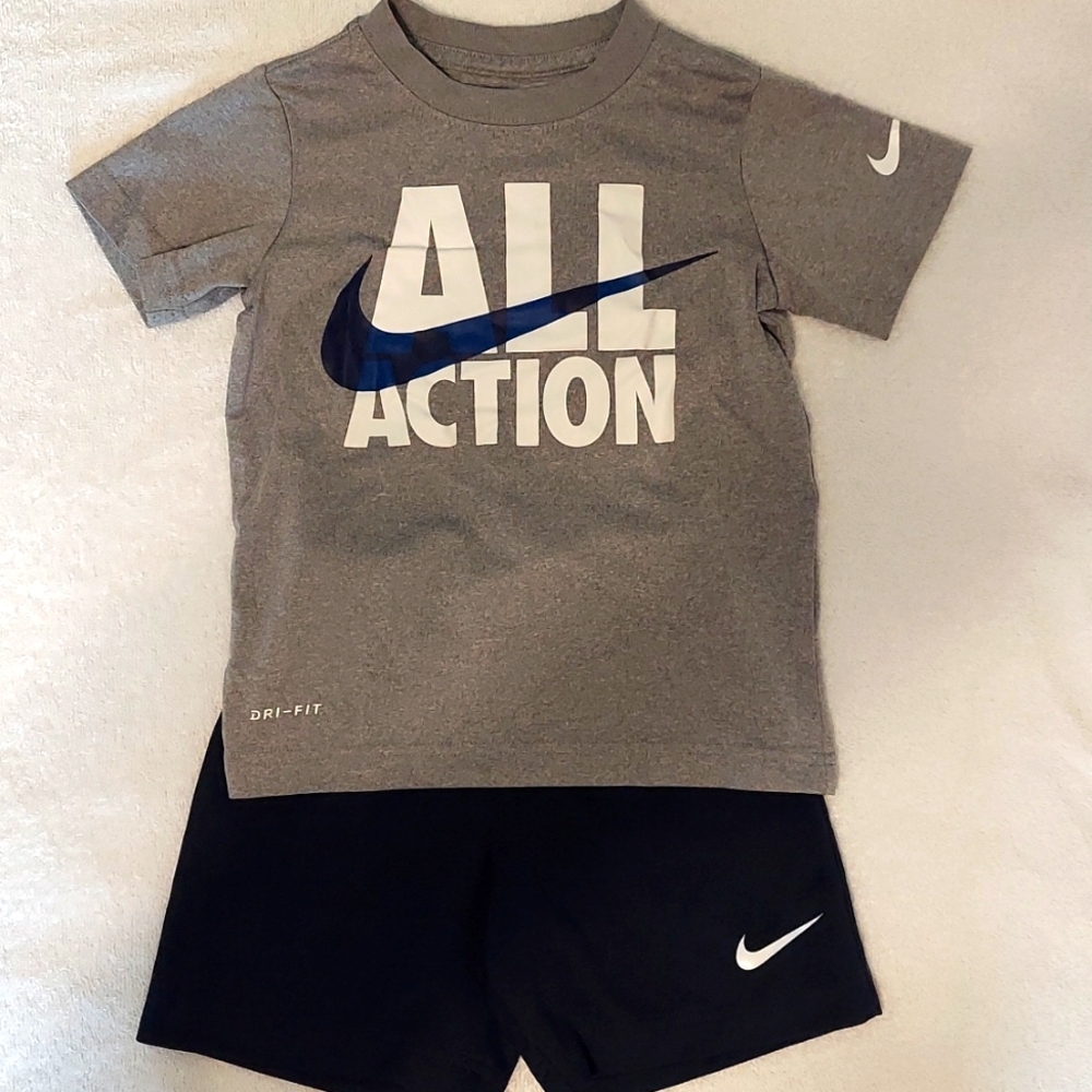 Nike Dri-Fit set (Little kids)